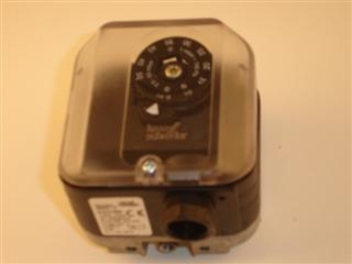 NUWY C50126A DG 50U KROMSCHRODER PRESS.SW.