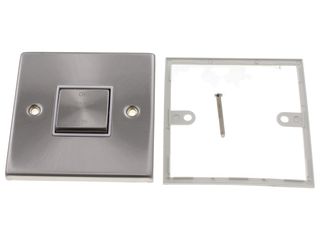 DECO 10A INGOT 3 POLE FAN ISOLATION PLATE SWITCH WHITE SATIN CHROME