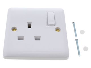 VIMARK CURVE VC1207R 13A 1 GANG SP RECESSED SWITCHED SOCKET