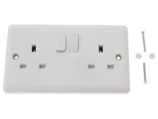 VIMARK CURVE VC1209SDP 13A 2 GANG DP SWITCHED SOCKET